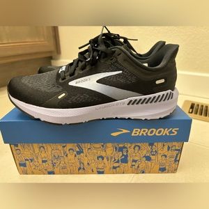Brooks Launch GTS 9
